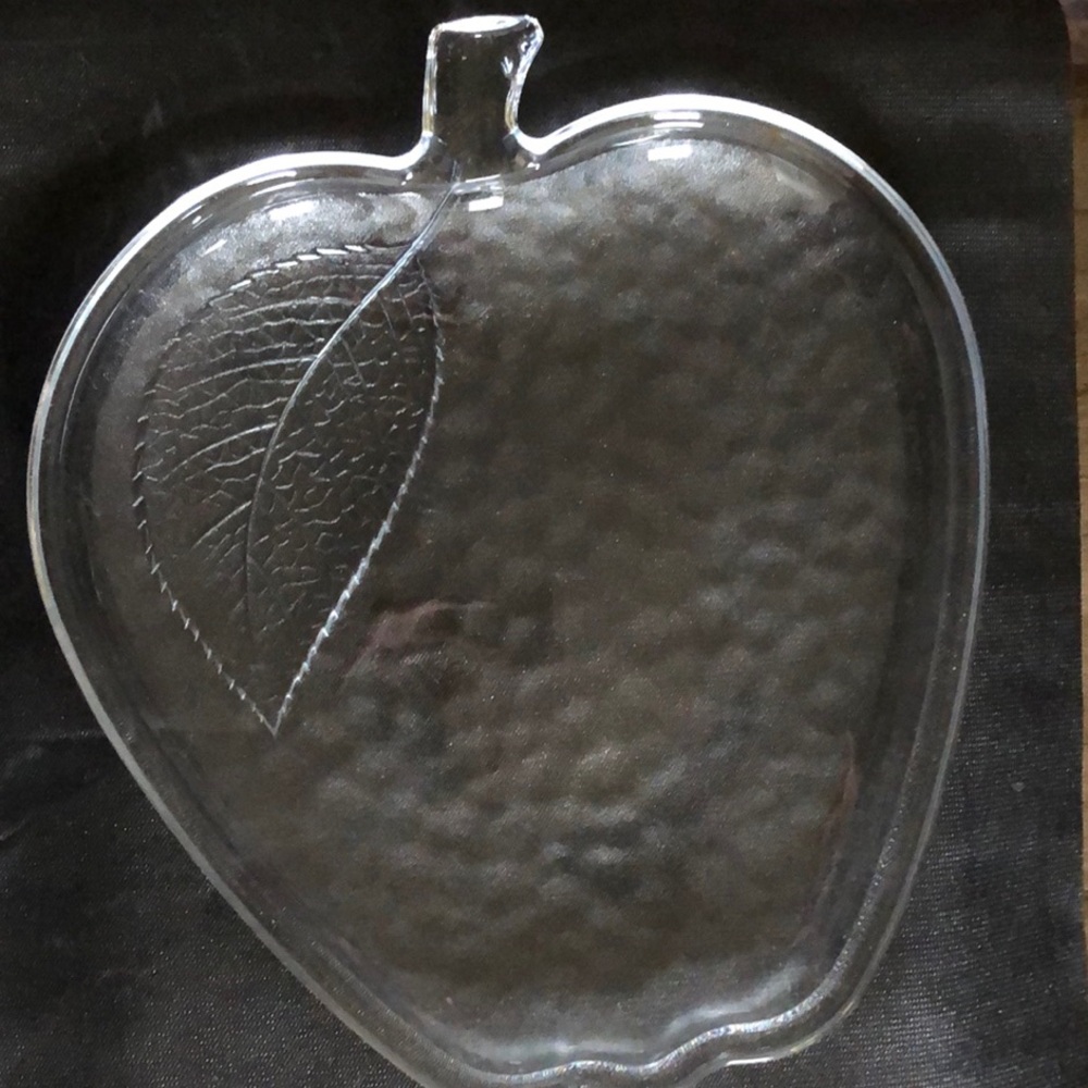 Elegant Clear Glass Apple-Shaped Serving Platter